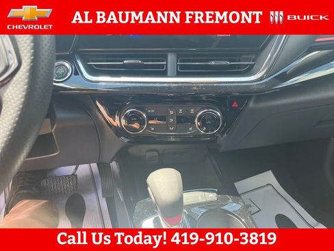 Used 2025 Chevrolet Trax RS w/ Driver Confidence Package FWD image 17