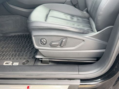 Used 2022 Audi Q5 2.0T Premium image 13