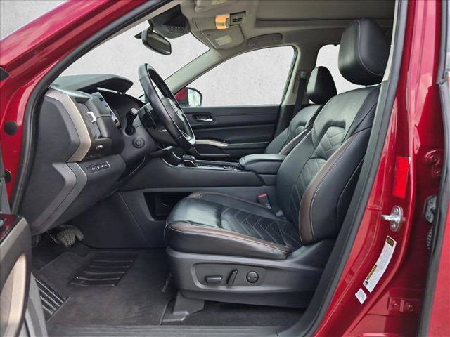 Used 2022 Nissan Pathfinder Platinum w/ Cargo Package AWD/4WD image 14