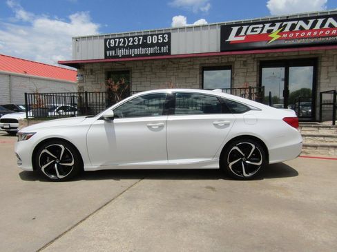 Used 2019 Honda Accord Sport image 2
