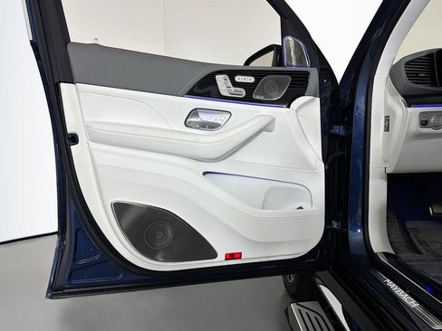 New 2026 Mercedes-Benz Maybach GLS 600 4MATIC image 23