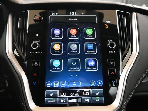 Used 2025 Subaru Outback Premium image 31