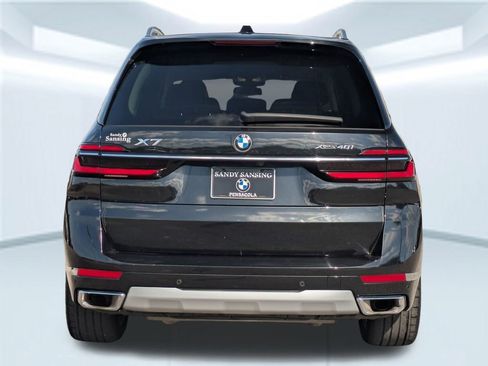 Used 2024 BMW X7 xDrive40i w/ Premium Package image 5