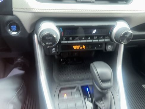 Used 2020 Toyota RAV4 XLE w/ All Weather Liner Package image 18
