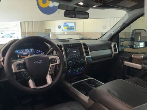 Used 2018 Ford F250 Lariat w/ Lariat Value Package AWD/4WD image 7