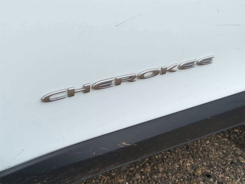 Certified 2020 Jeep Cherokee Limited image 13