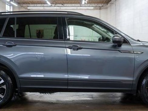 Used 2023 Volkswagen Tiguan S w/ Driver Assistance Package AWD/4WD image 5