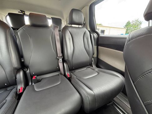 Used 2026 Kia Carnival FWD image 39