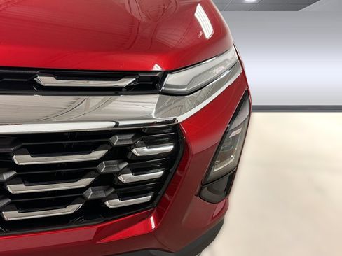 Used 2026 Chevrolet Equinox LT FWD image 12