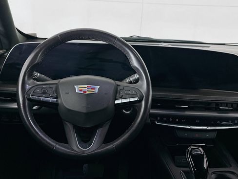 Used 2024 Cadillac XT4 Premium Luxury image 18