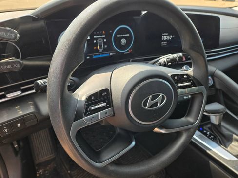 Used 2024 Hyundai Elantra SEL FWD image 9