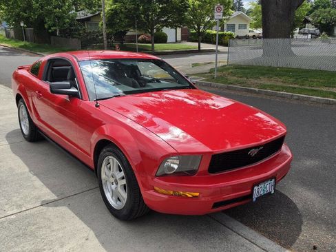 Used 2007 Ford Mustang Coupe RWD image 3