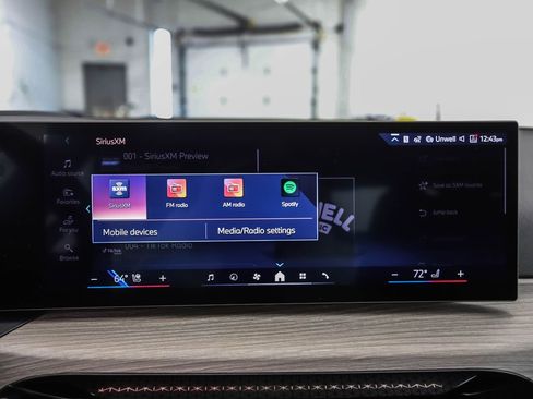 New 2025 BMW 330i xDrive Sedan w/ Premium Package image 18