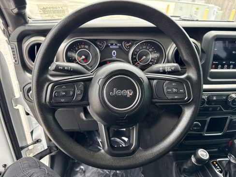 Used 2023 Jeep Gladiator Sport w/ Trailer Tow Package AWD/4WD image 18