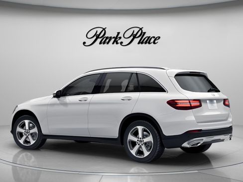 Used 2018 Mercedes-Benz GLC 300 4MATIC image 11