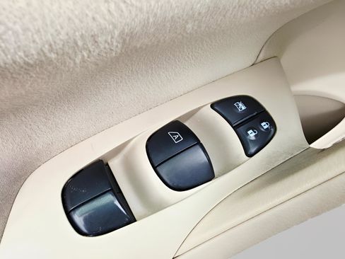 Used 2014 Nissan Altima 2.5 S w/ Display Audio Package FWD image 19