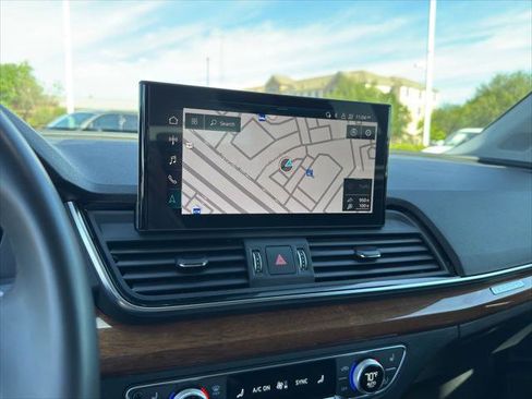 Used 2023 Audi Q5 e Prestige w/ Prestige Package AWD/4WD image 16