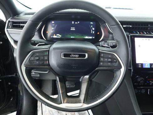 Used 2025 Jeep Grand Cherokee Limited 4xe image 11