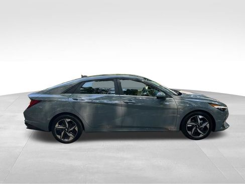 Used 2021 Hyundai Elantra Limited FWD image 7