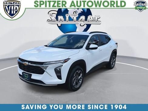 Certified 2024 Chevrolet Trax LT w/ LT Convenience Package FWD image 4