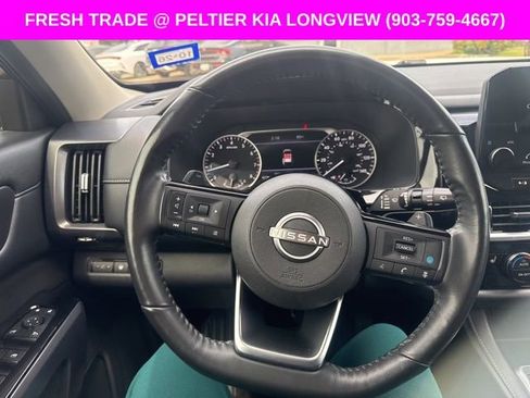 Used 2023 Nissan Pathfinder SL w/ Black Appearance Package image 7