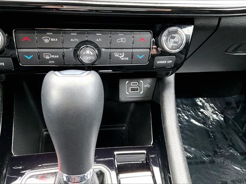 Used 2025 Jeep Compass Trailhawk image 15