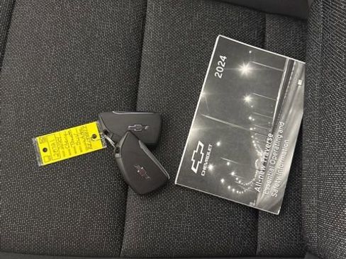 Used 2024 Chevrolet Traverse Z71 w/ Enhanced Driving Package image 8