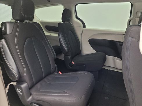 Used 2023 Chrysler Voyager LX FWD image 19