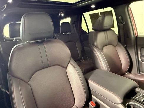 Used 2025 Honda Pilot Black Edition image 57