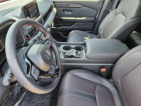 New 2025 Honda Pilot Black Edition image 10