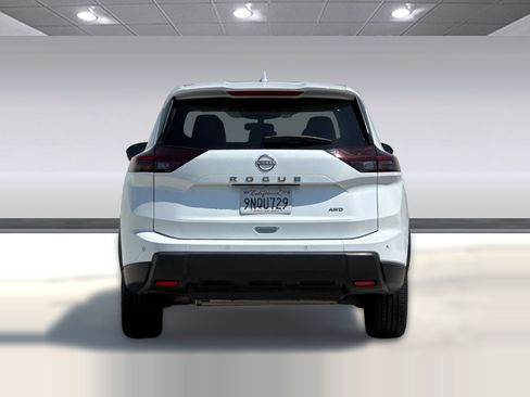 Used 2025 Nissan Rogue SV AWD/4WD image 10