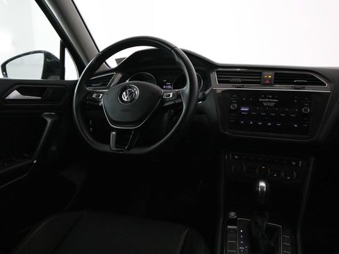 Used 2020 Volkswagen Tiguan SE FWD image 10