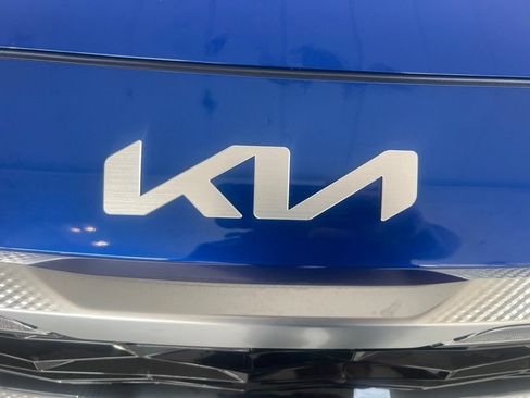 Certified 2023 Kia Seltos SX w/ SX Sunroof Package AWD/4WD image 32