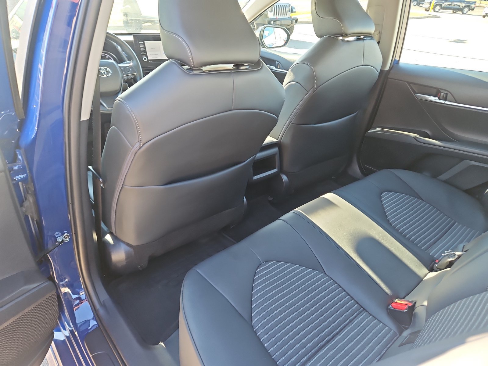 Used 2024 Toyota Camry SE w/ Cold Weather Package FWD image 13