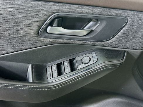 Used 2023 Nissan Rogue SV FWD image 15