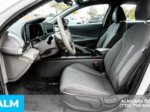 Used 2023 Hyundai Elantra SEL image 20