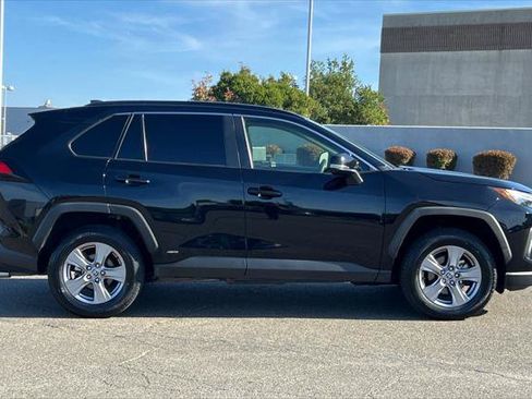 Certified 2022 Toyota RAV4 XLE AWD/4WD image 6