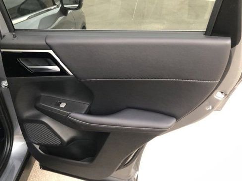 Used 2024 Mitsubishi Outlander SE image 19