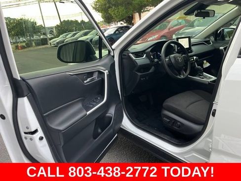 Used 2025 Toyota RAV4 XLE AWD/4WD image 4