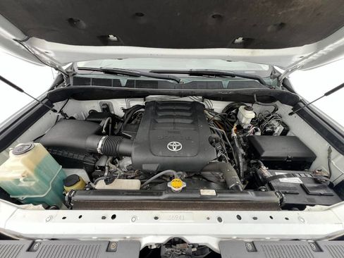 Used 2015 Toyota Tundra SR5 w/ TRD Off Road Package image 9