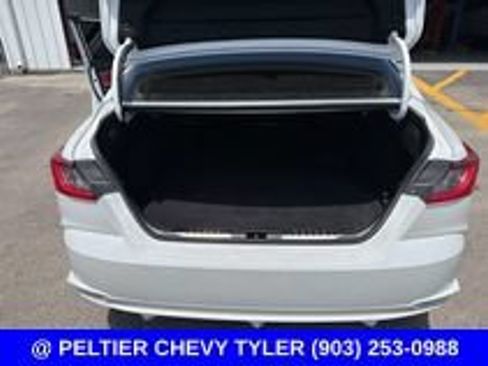 Used 2025 Toyota Camry XSE FWD image 19
