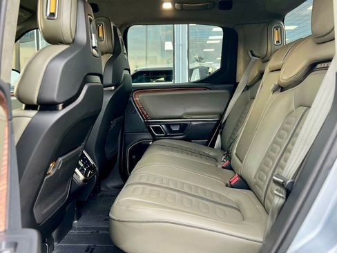 Used 2024 Rivian R1T Adventure image 17