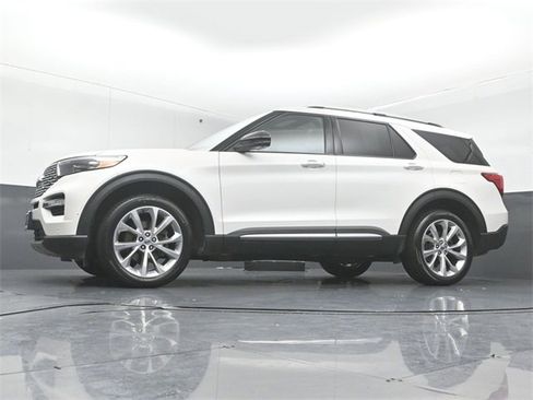 Certified 2022 Ford Explorer Platinum w/ Equipment Group 601A image 40