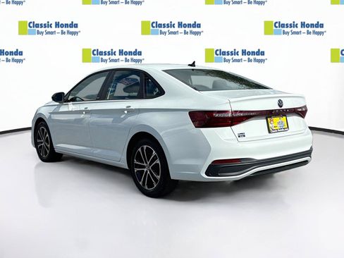 Used 2025 Volkswagen Jetta Sport FWD image 5
