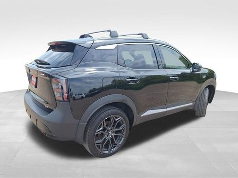 Certified 2025 Nissan Kicks SR FWD image 8