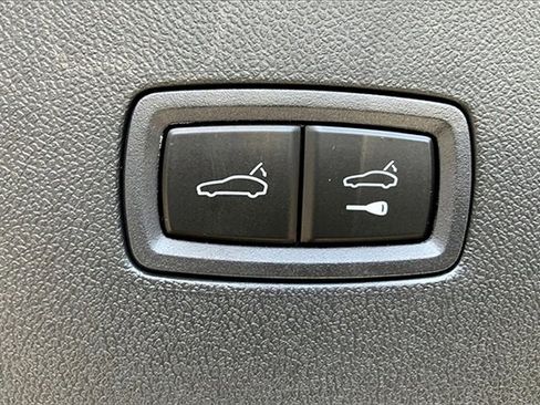 New 2025 Porsche Cayenne Coupe image 21