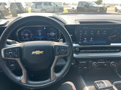 Used 2023 Chevrolet Silverado 1500 High Country AWD/4WD image 5