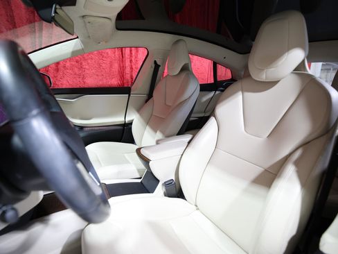 Used 2017 Tesla Model S 75 image 13