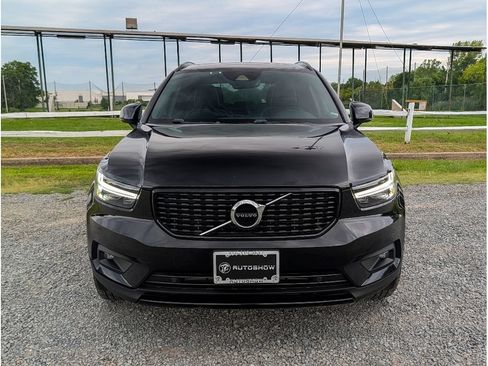 Used 2020 Volvo XC40 T5 R-Design w/ Protection Package Premier AWD/4WD image 2