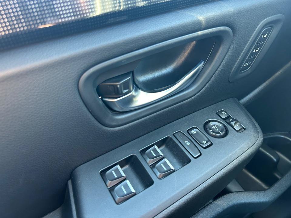 Certified 2025 Honda Pilot Black Edition image 32